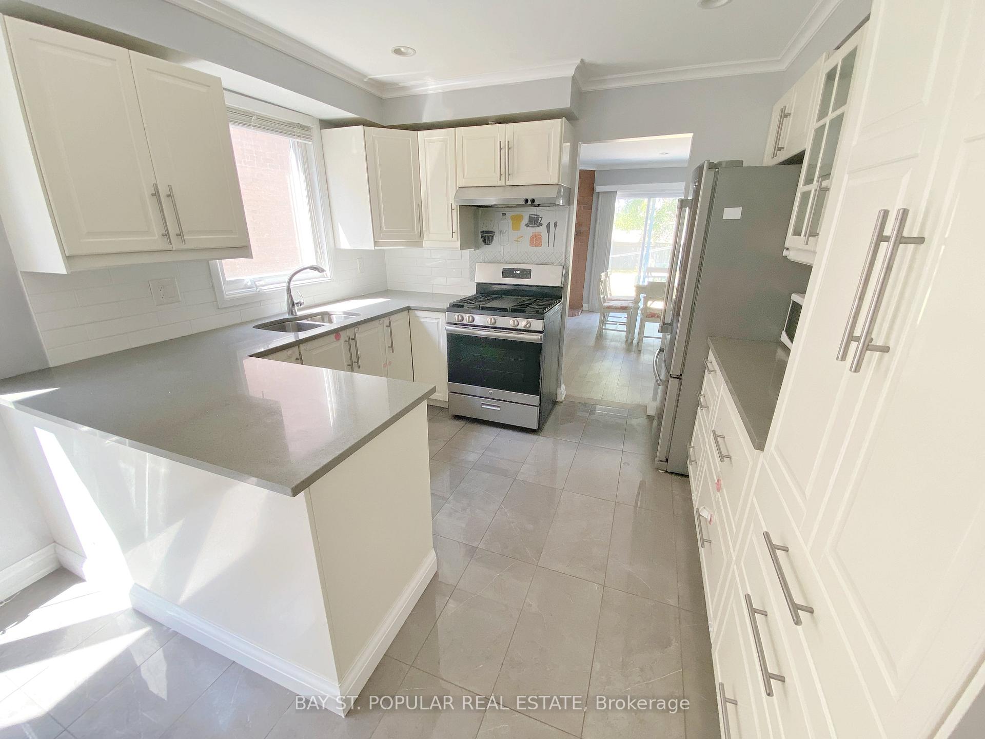 Photo 7 of 54 Charles Alfred Crescent, Markham, Middlefield — HOMEH