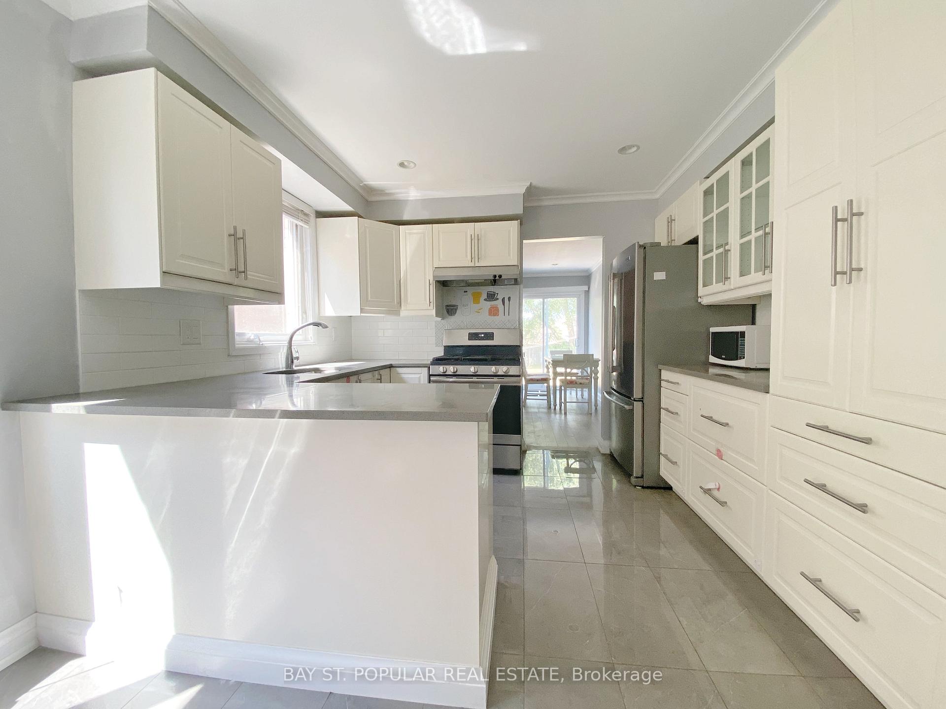 Photo 8 of 54 Charles Alfred Crescent, Markham, Middlefield — HOMEH