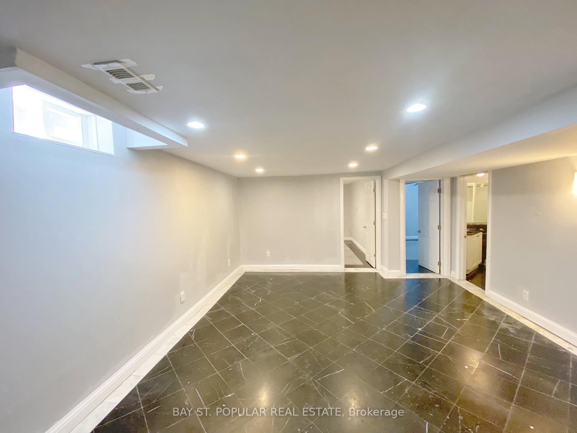 Photo 33 of 54 Charles Alfred Crescent, Markham, Middlefield — HOMEH
