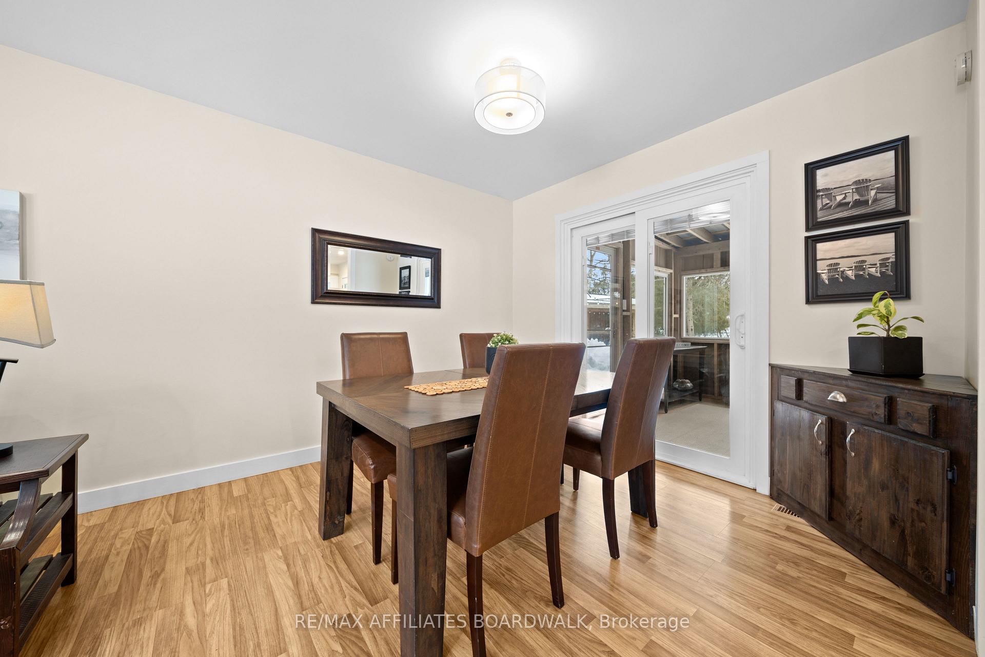 Photo 13 of 5450 Riverside Crescent, Ottawa, Manotick Long Island & Nicholls Island — HOMEH