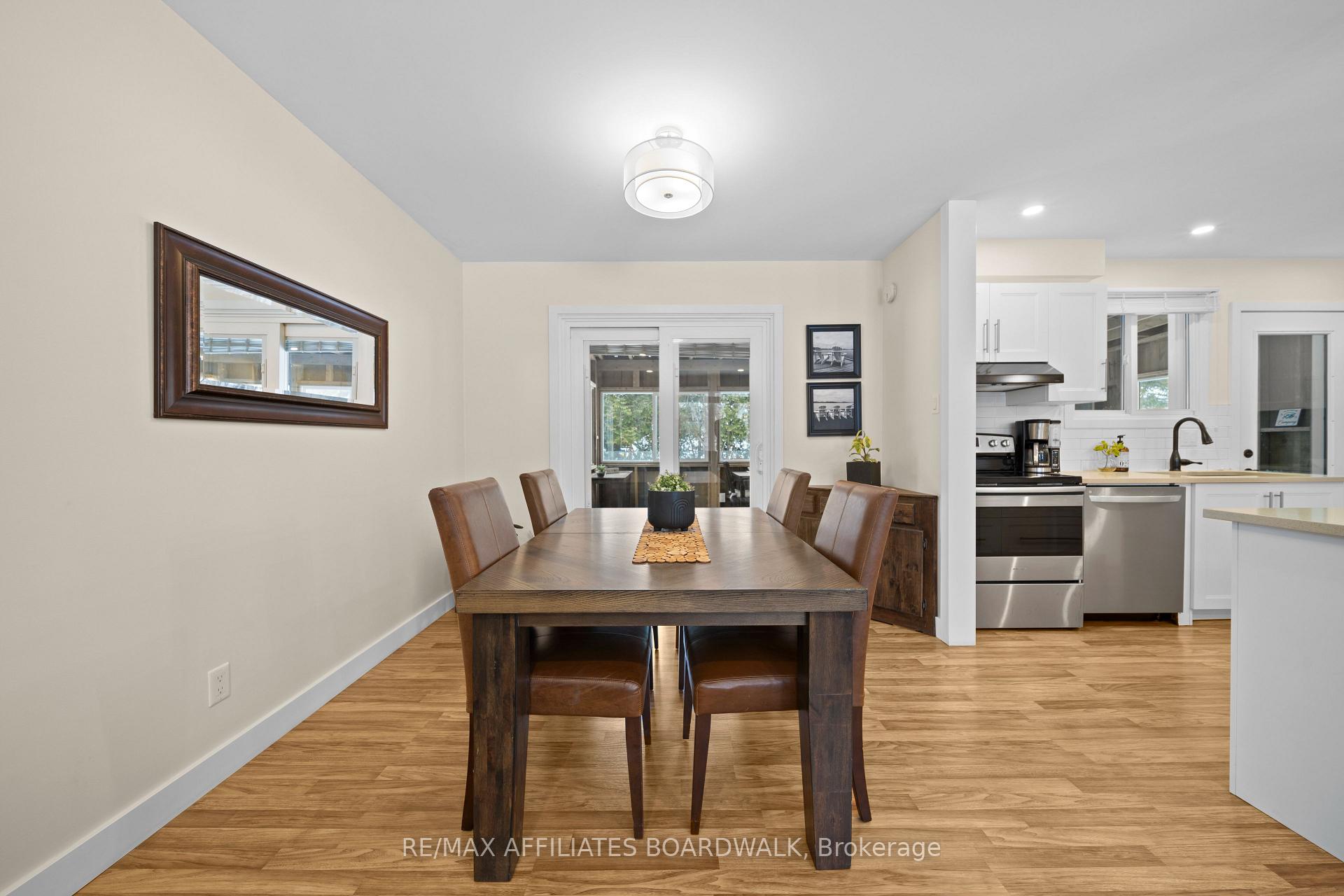 Photo 14 of 5450 Riverside Crescent, Ottawa, Manotick Long Island & Nicholls Island — HOMEH