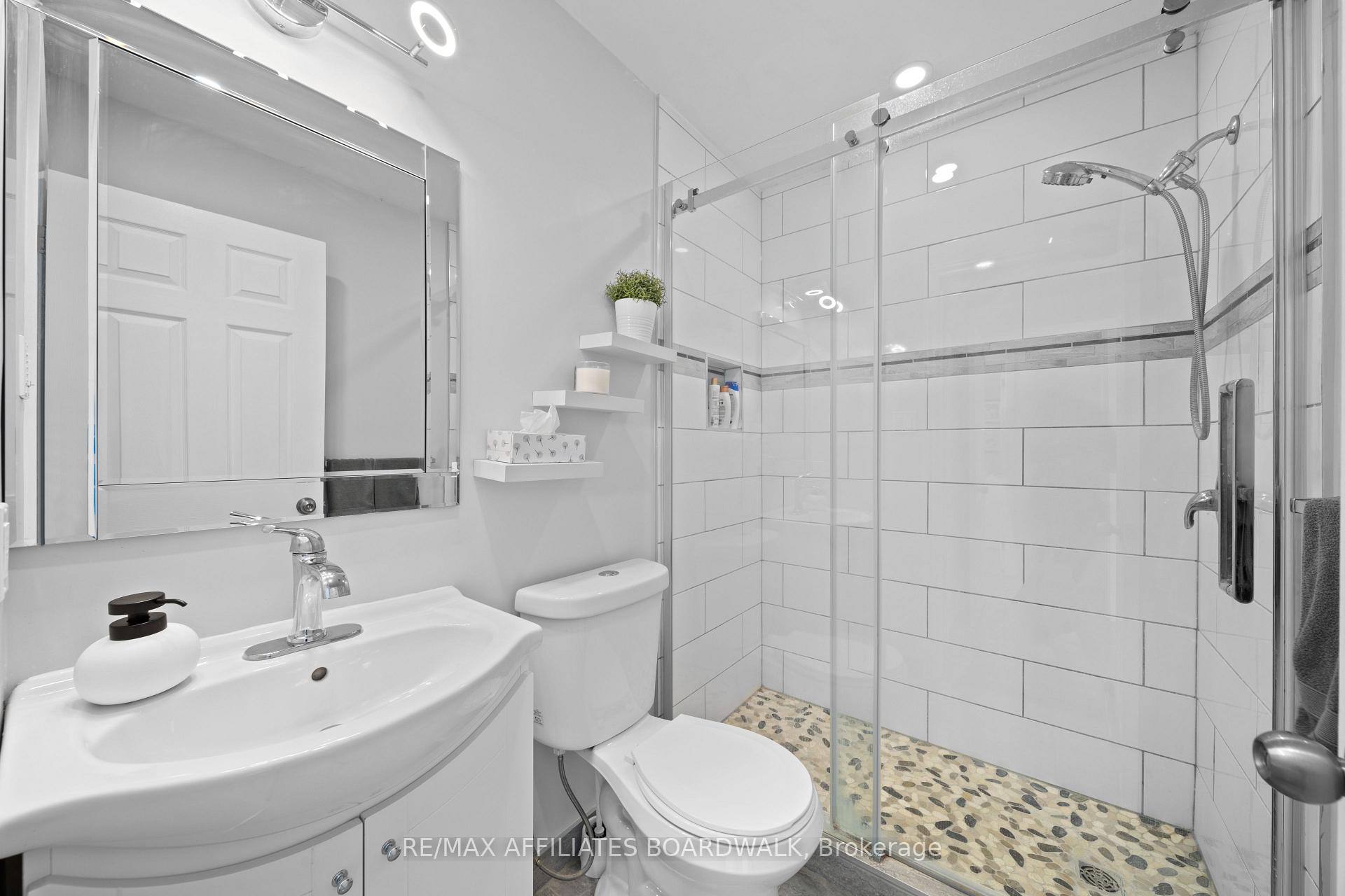 Photo 21 of 5450 Riverside Crescent, Ottawa, Manotick Long Island & Nicholls Island — HOMEH