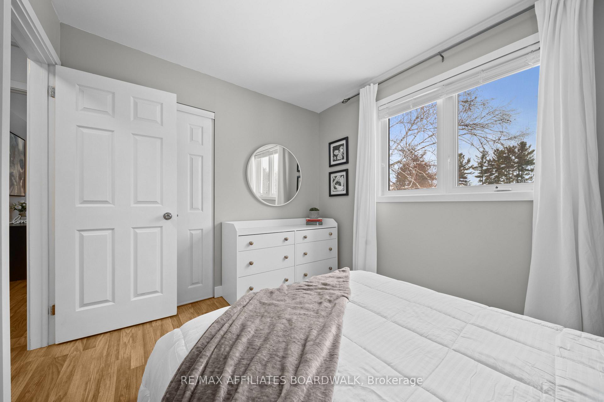 Photo 25 of 5450 Riverside Crescent, Ottawa, Manotick Long Island & Nicholls Island — HOMEH