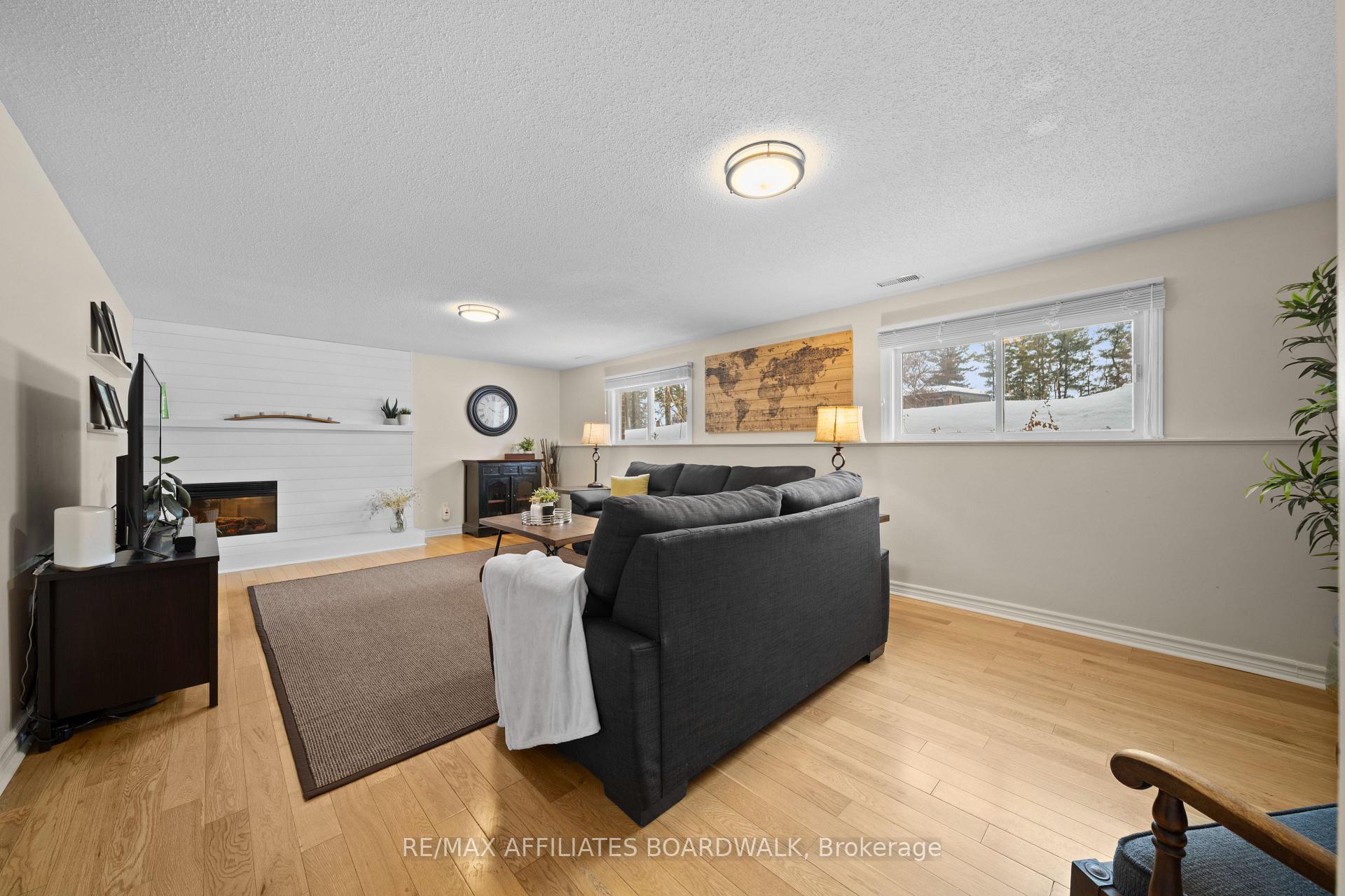 Photo 30 of 5450 Riverside Crescent, Ottawa, Manotick Long Island & Nicholls Island — HOMEH