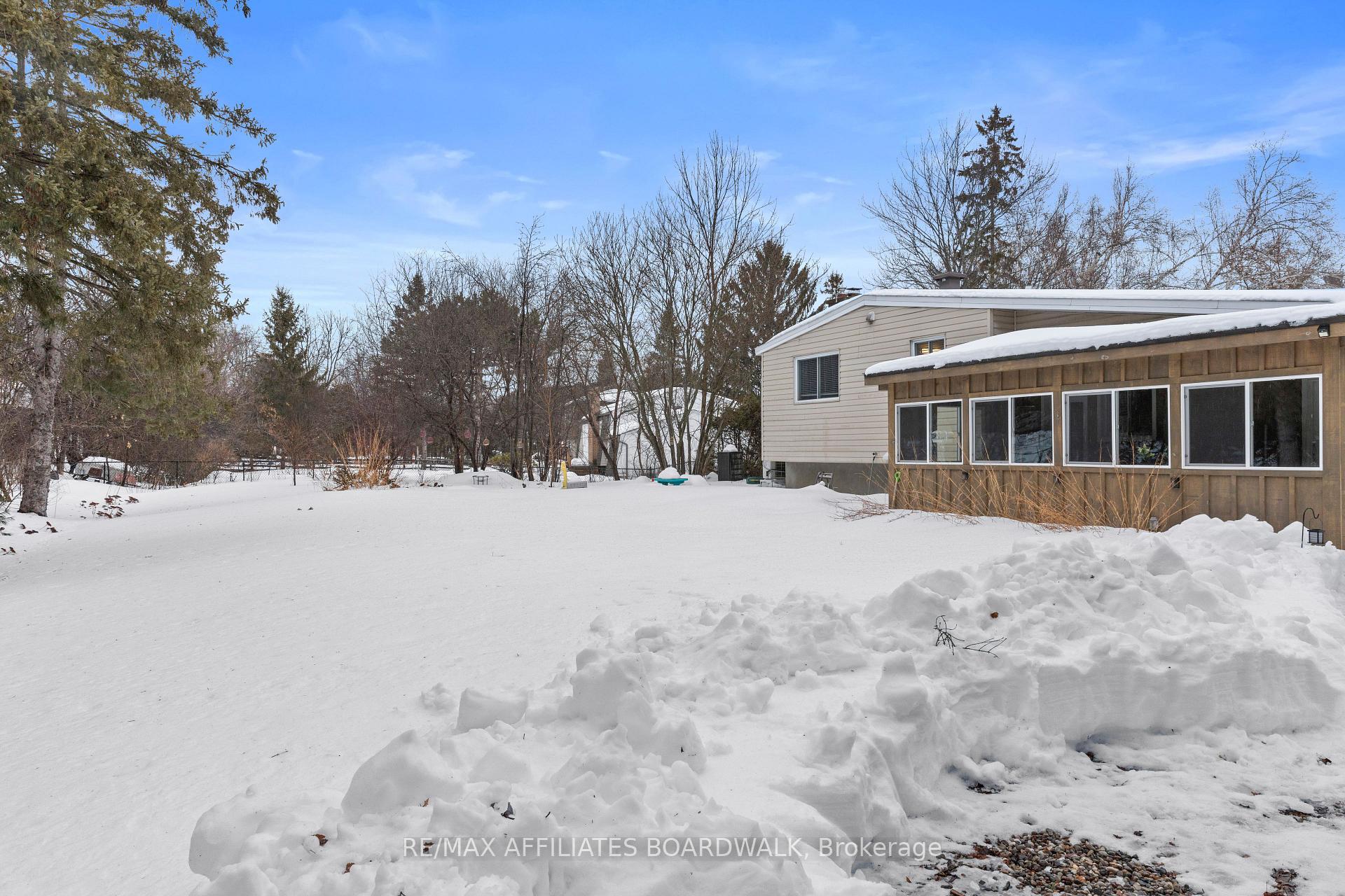 Photo 33 of 5450 Riverside Crescent, Ottawa, Manotick Long Island & Nicholls Island — HOMEH