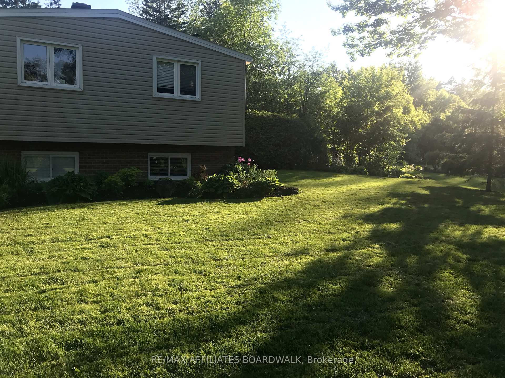 Photo 42 of 5450 Riverside Crescent, Ottawa, Manotick Long Island & Nicholls Island — HOMEH