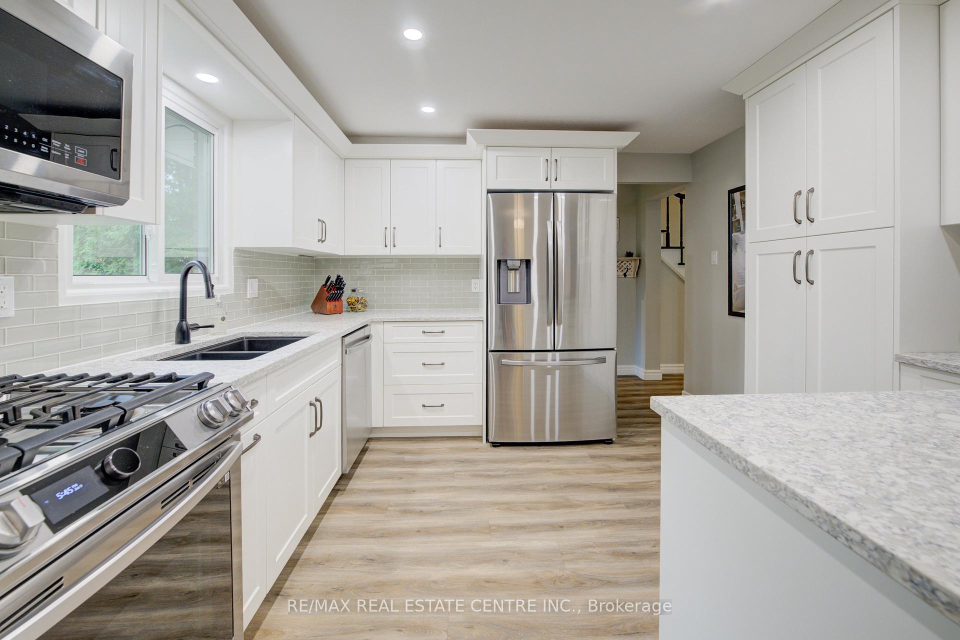 Photo 12 of 96 Manor Drive, Kitchener — HOMEH