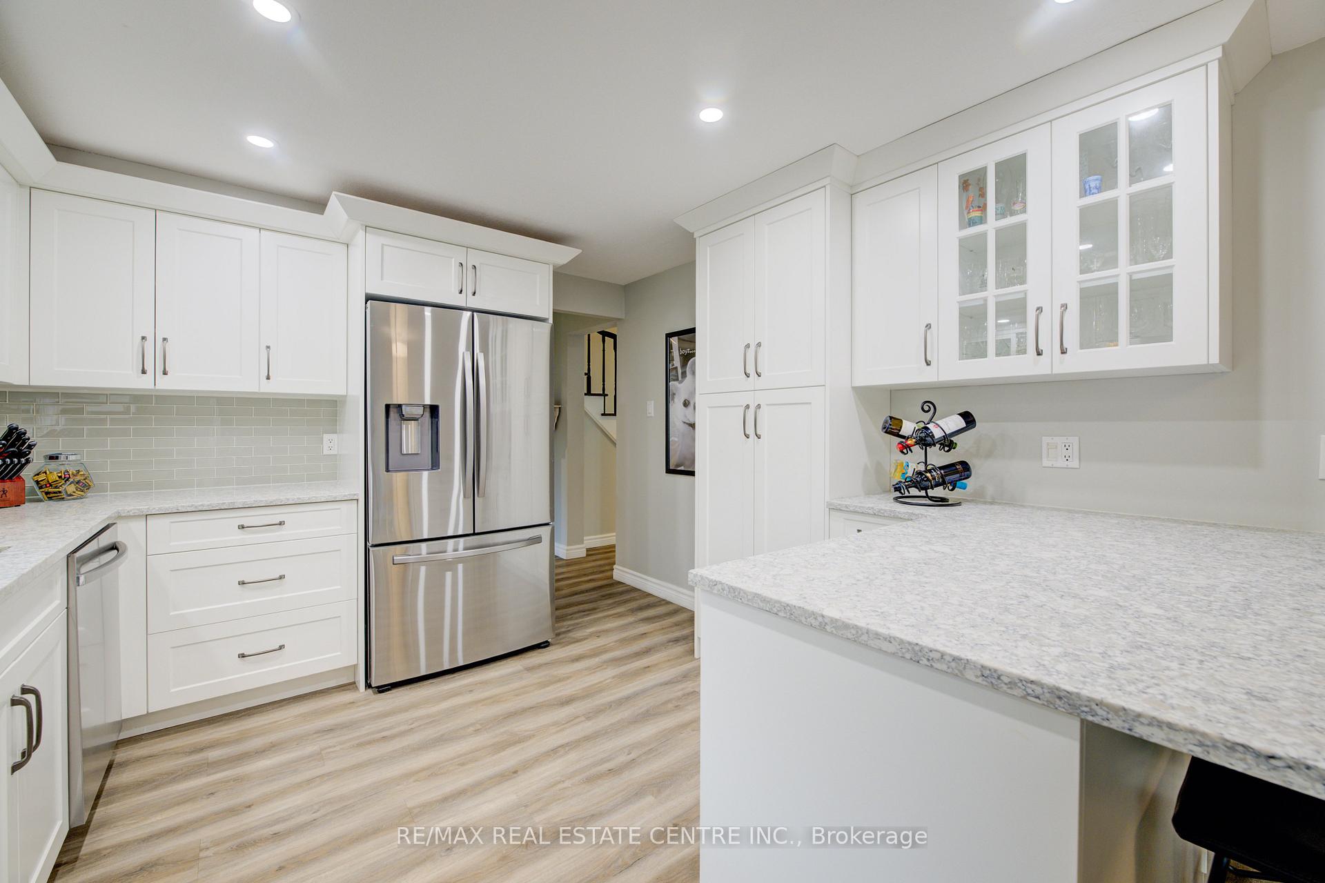 Photo 13 of 96 Manor Drive, Kitchener — HOMEH