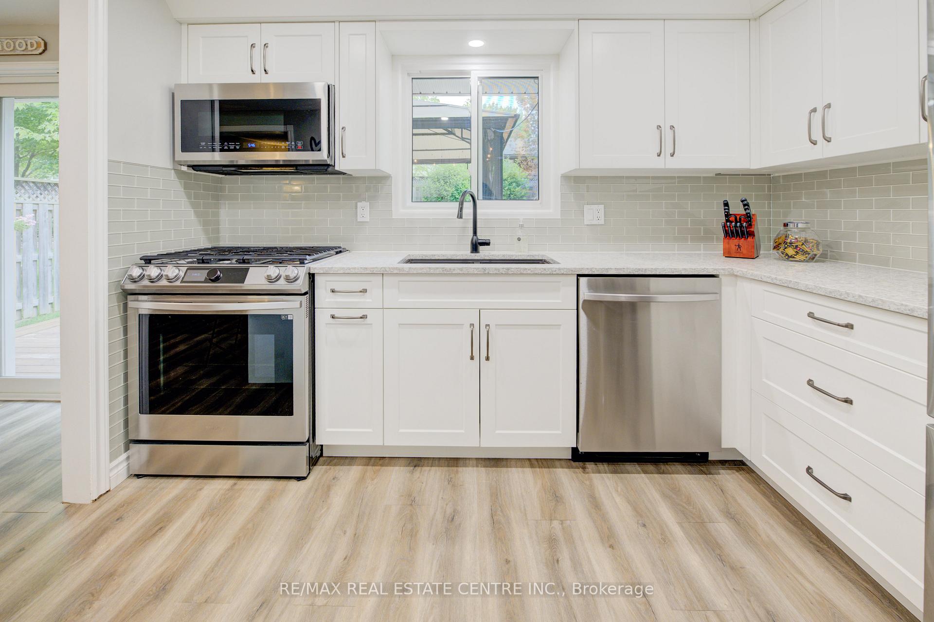 Photo 18 of 96 Manor Drive, Kitchener — HOMEH
