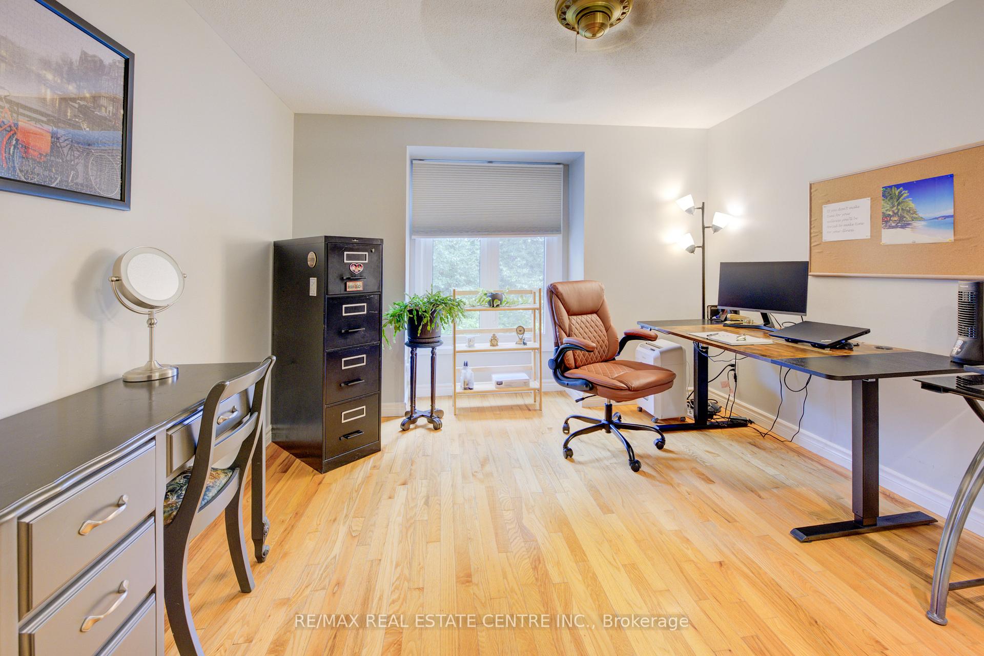 Photo 28 of 96 Manor Drive, Kitchener — HOMEH