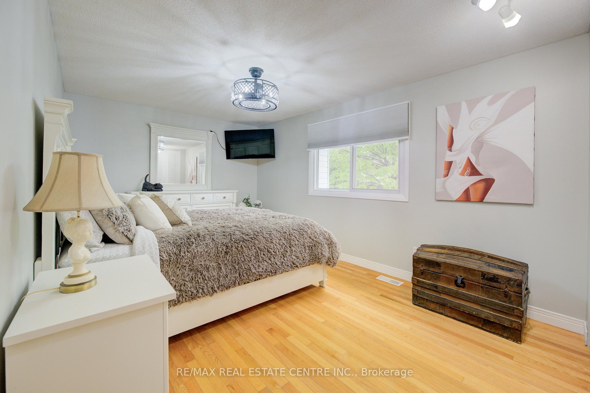 Photo 30 of 96 Manor Drive, Kitchener — HOMEH