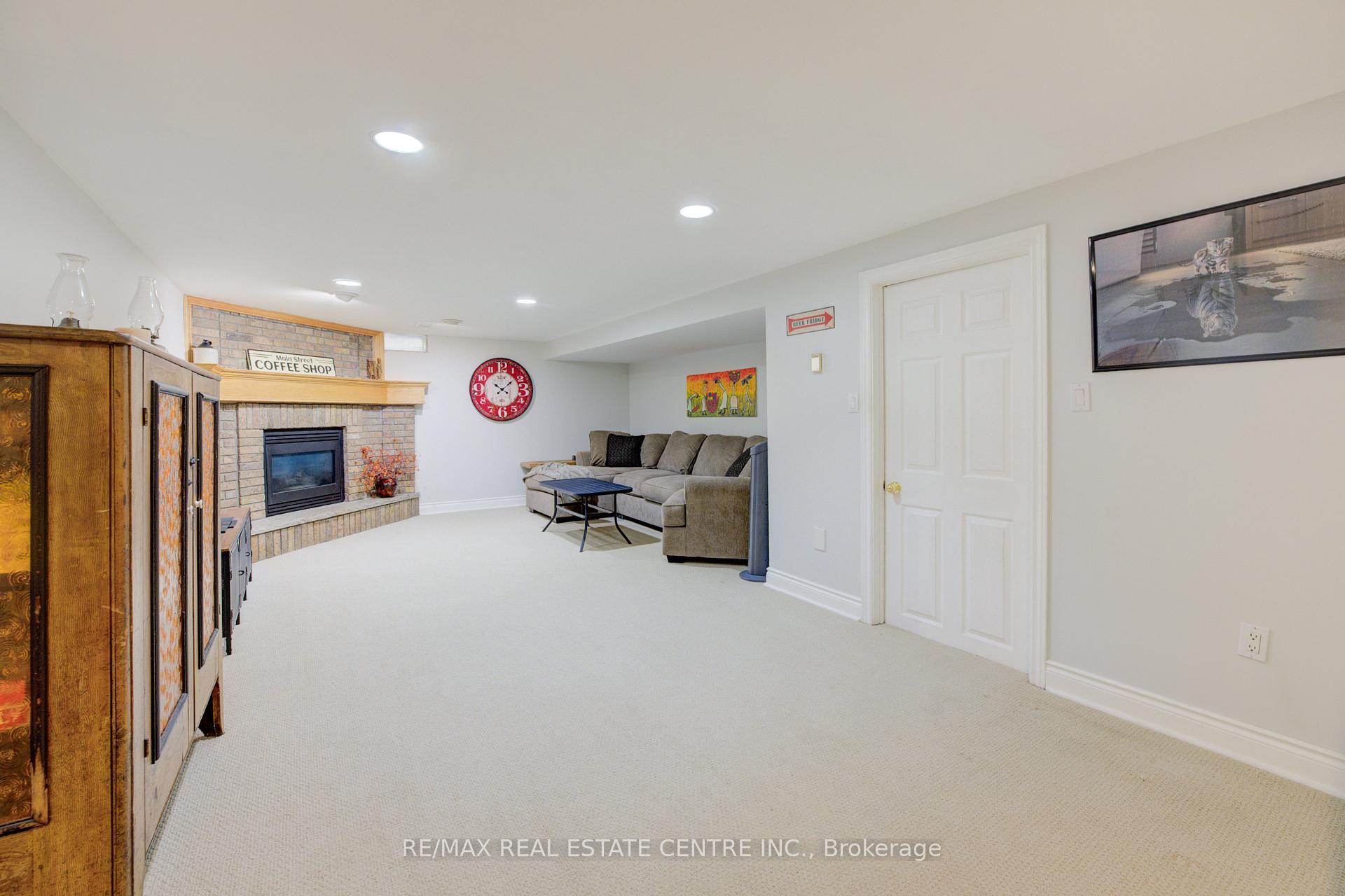 Photo 37 of 96 Manor Drive, Kitchener — HOMEH