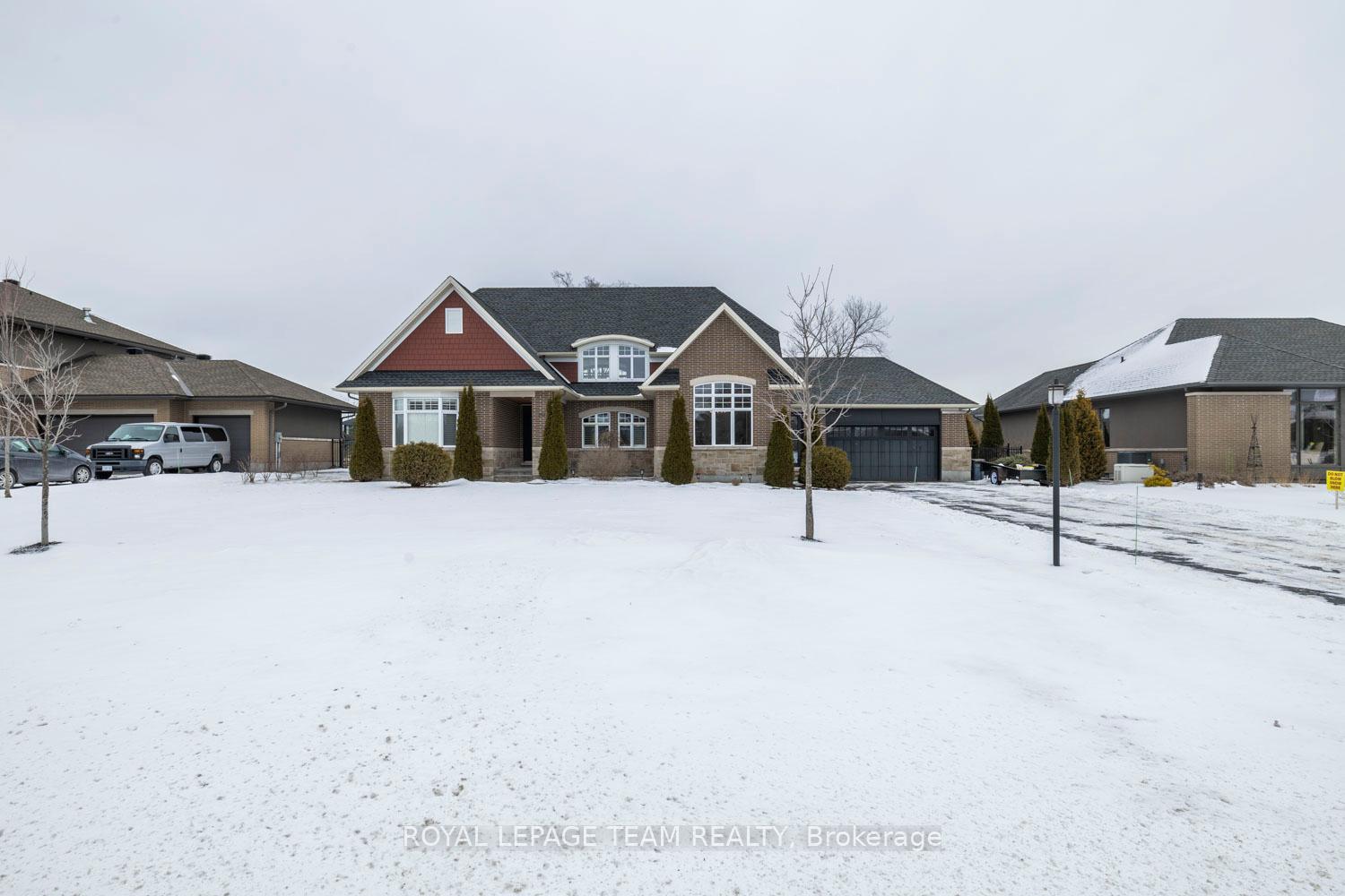 Front of 213 Cabrelle Place