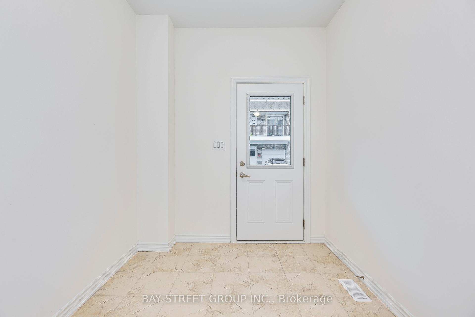 Photo 2 of 11 Massachusetts Lane, Markham, Wismer — HOMEH
