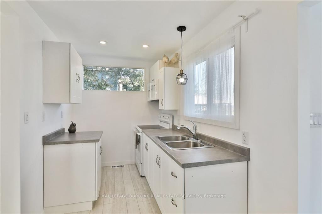 Photo 9 of 105 Beach Boulevard, Hamilton, Hamilton Beach — HOMEH