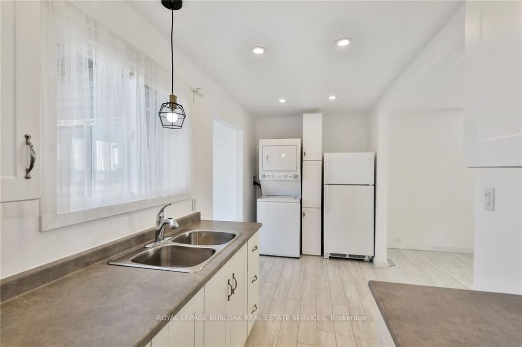 Photo 11 of 105 Beach Boulevard, Hamilton, Hamilton Beach — HOMEH