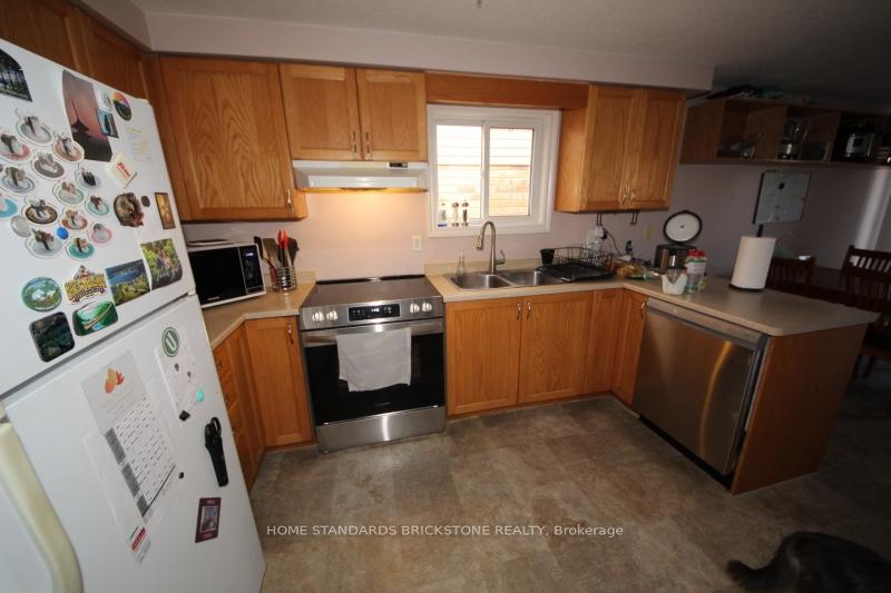 Photo 5 of 15 Activa Avenue, Kitchener — HOMEH