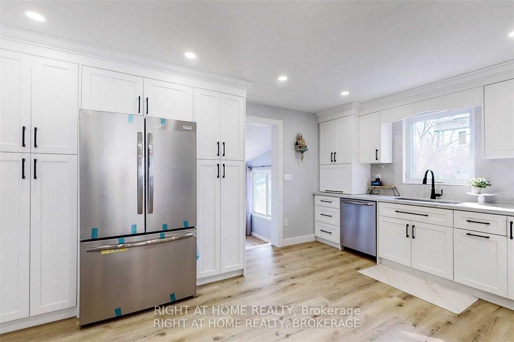 Photo 3 of 746 William Street, Innisfil, Alcona — HOMEH