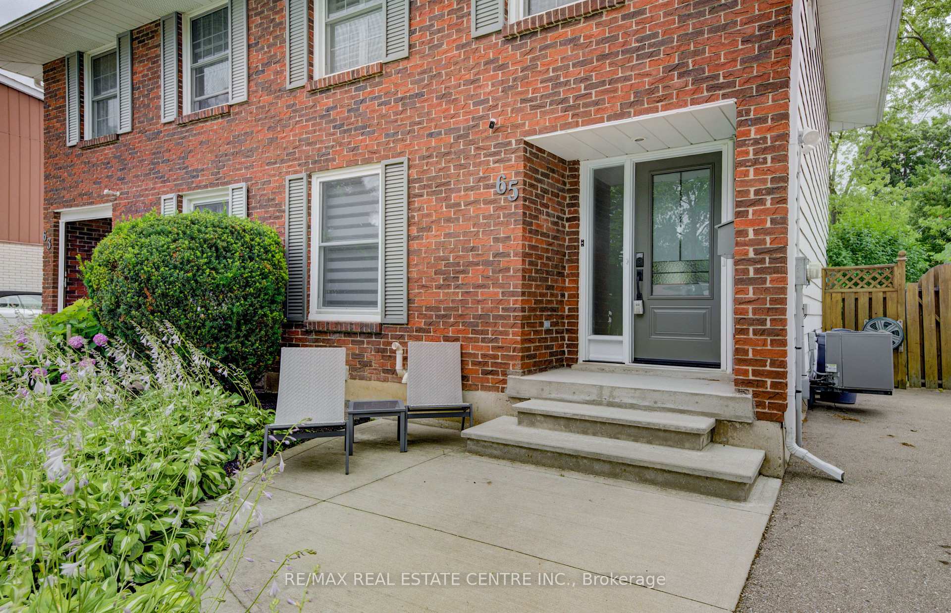 Photo 3 of 65 Selkirk Drive, Kitchener — HOMEH