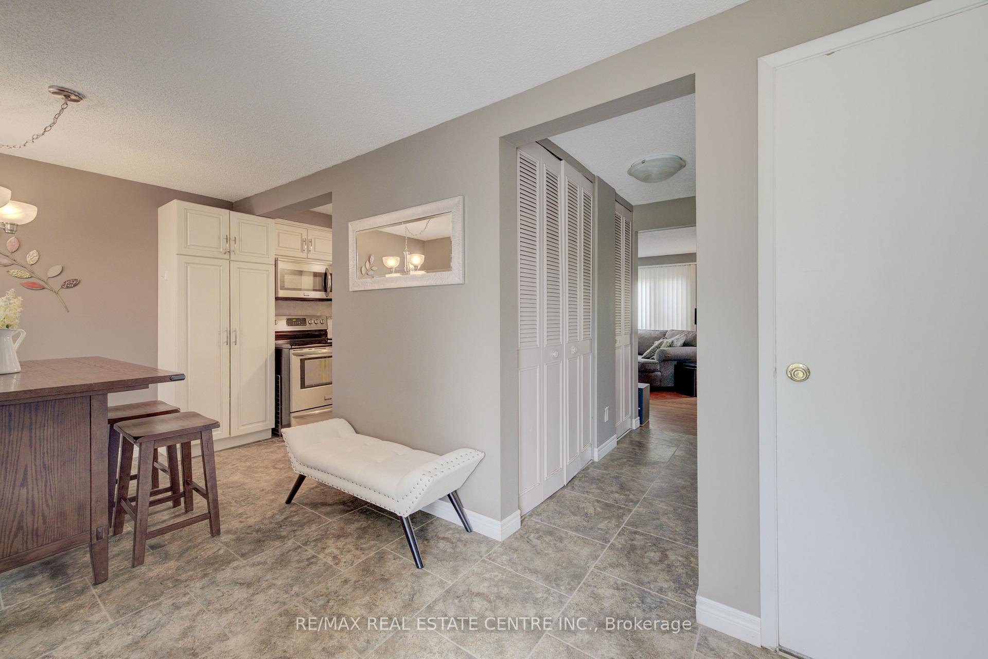 Photo 5 of 65 Selkirk Drive, Kitchener — HOMEH