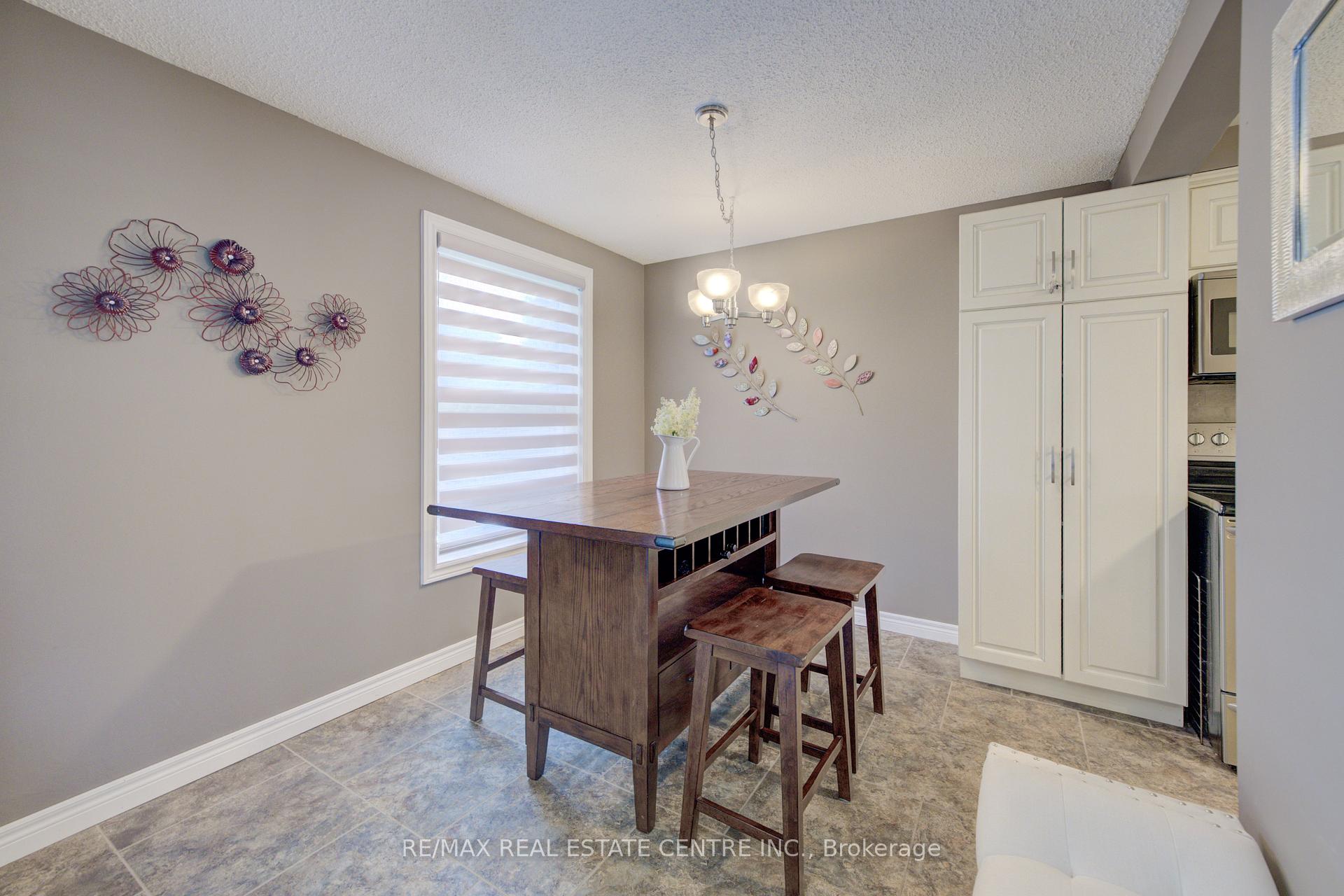 Photo 7 of 65 Selkirk Drive, Kitchener — HOMEH