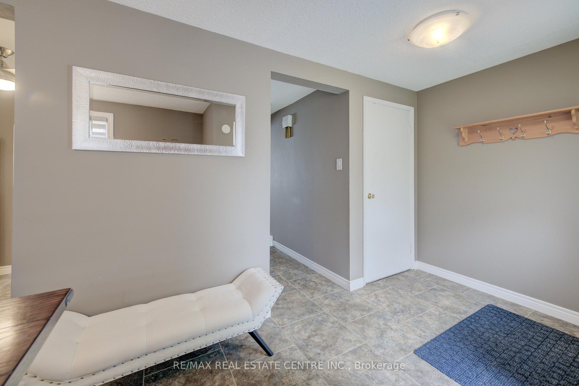 Photo 8 of 65 Selkirk Drive, Kitchener — HOMEH