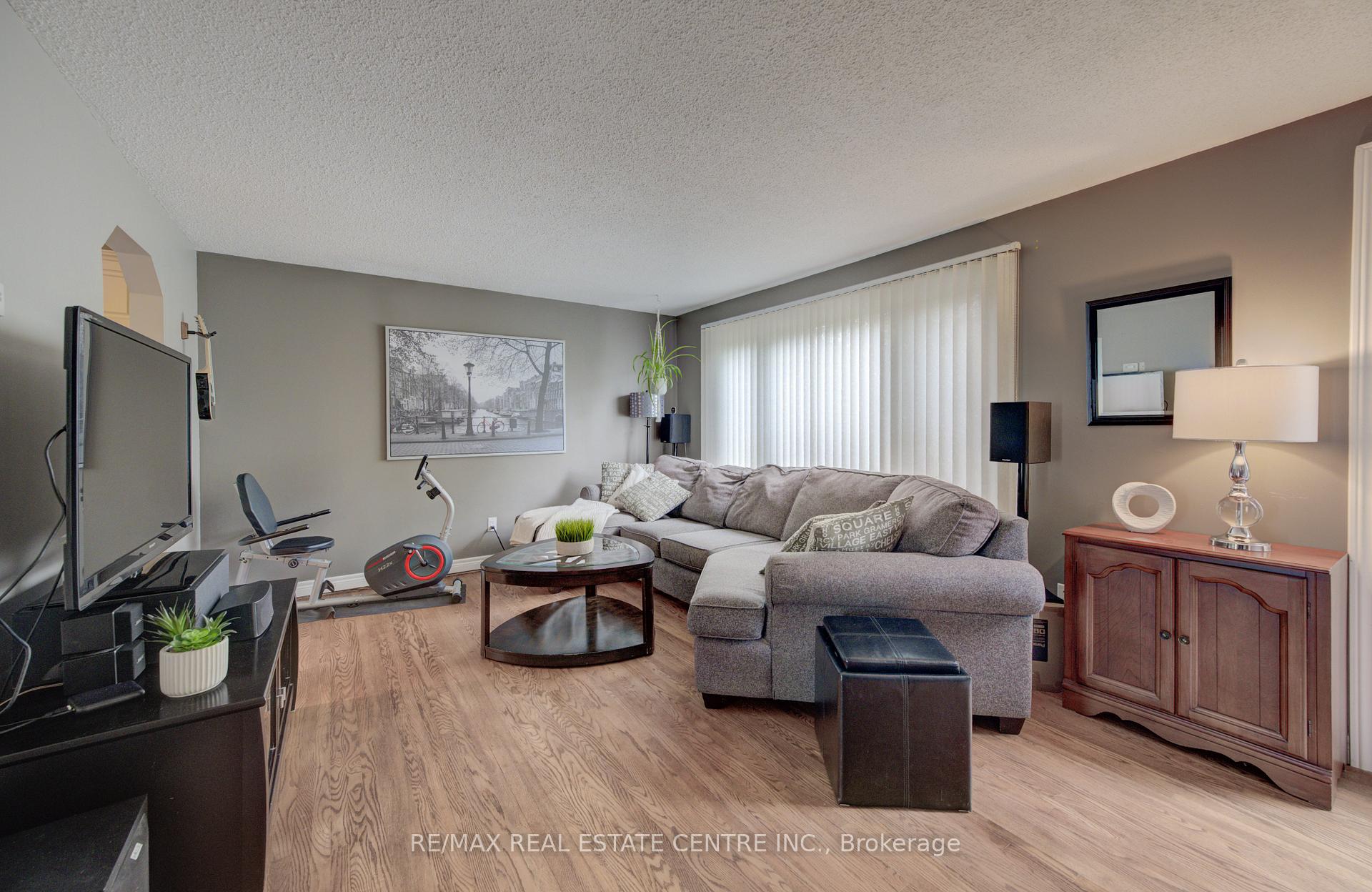 Photo 19 of 65 Selkirk Drive, Kitchener — HOMEH