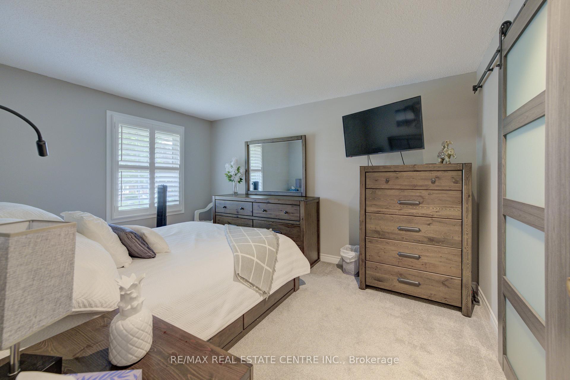 Photo 20 of 65 Selkirk Drive, Kitchener — HOMEH