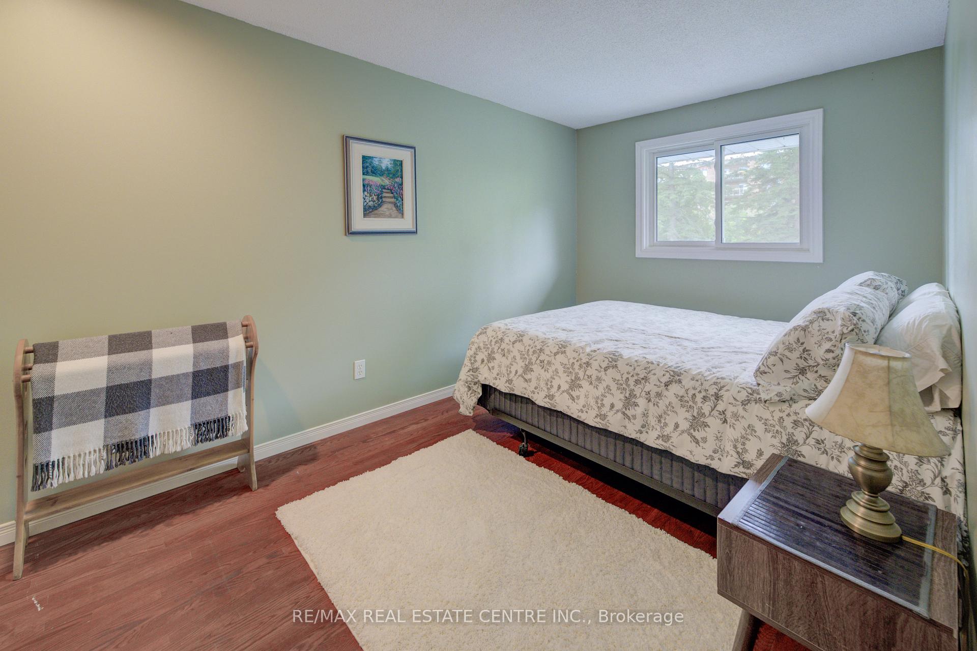 Photo 24 of 65 Selkirk Drive, Kitchener — HOMEH