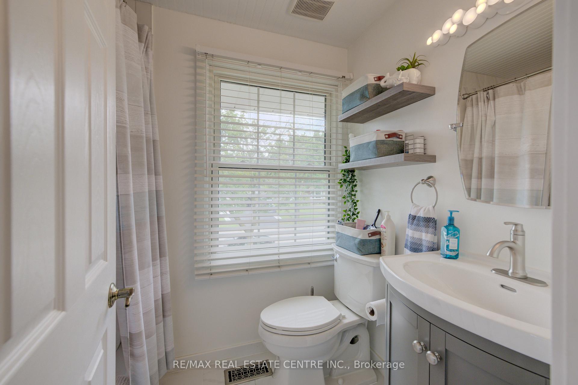 Photo 26 of 65 Selkirk Drive, Kitchener — HOMEH