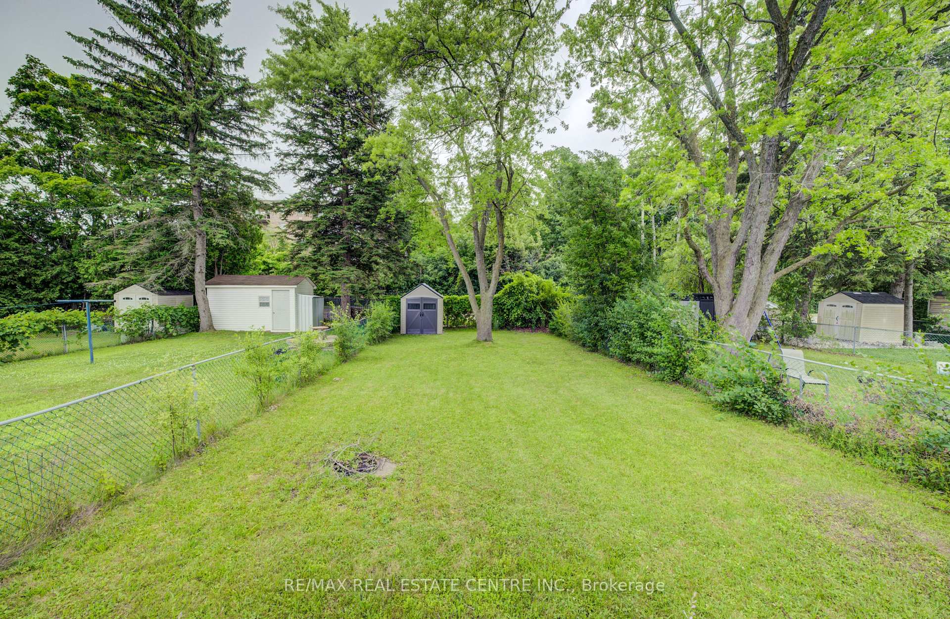 Photo 35 of 65 Selkirk Drive, Kitchener — HOMEH