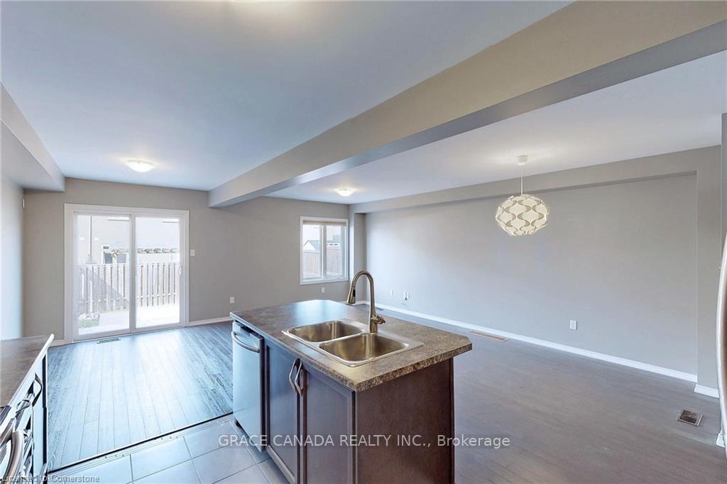 Photo 8 of 174 Penny Lane, Hamilton, Stoney Creek — HOMEH