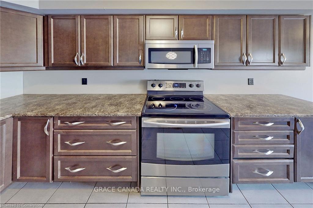 Photo 10 of 174 Penny Lane, Hamilton, Stoney Creek — HOMEH