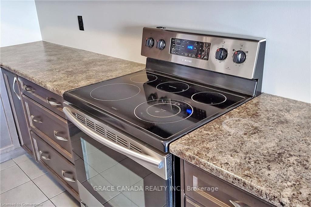 Photo 11 of 174 Penny Lane, Hamilton, Stoney Creek — HOMEH