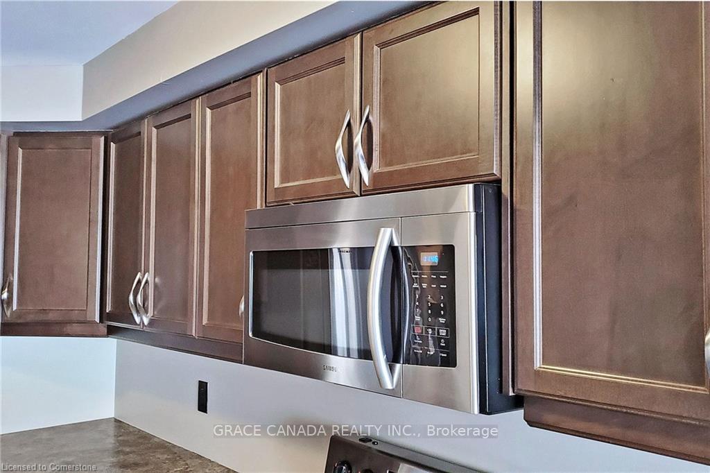 Photo 12 of 174 Penny Lane, Hamilton, Stoney Creek — HOMEH