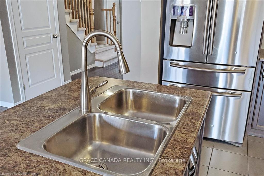 Photo 13 of 174 Penny Lane, Hamilton, Stoney Creek — HOMEH