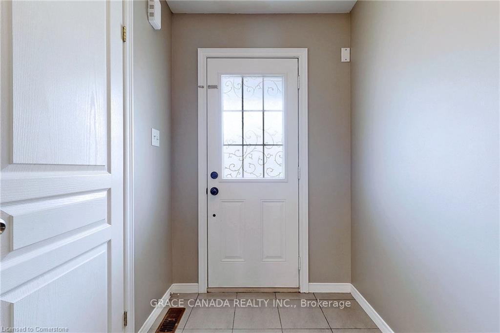 Photo 19 of 174 Penny Lane, Hamilton, Stoney Creek — HOMEH