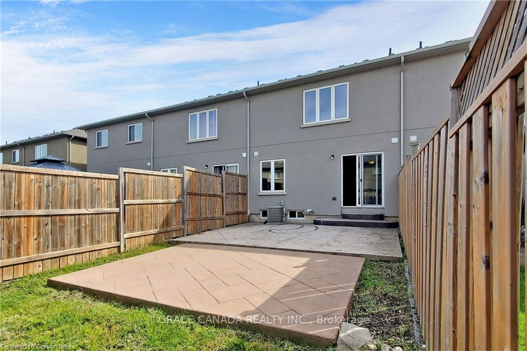 Photo 43 of 174 Penny Lane, Hamilton, Stoney Creek — HOMEH