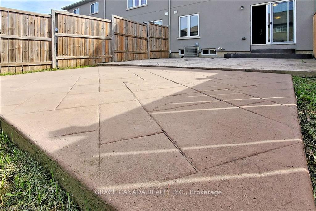 Photo 44 of 174 Penny Lane, Hamilton, Stoney Creek — HOMEH