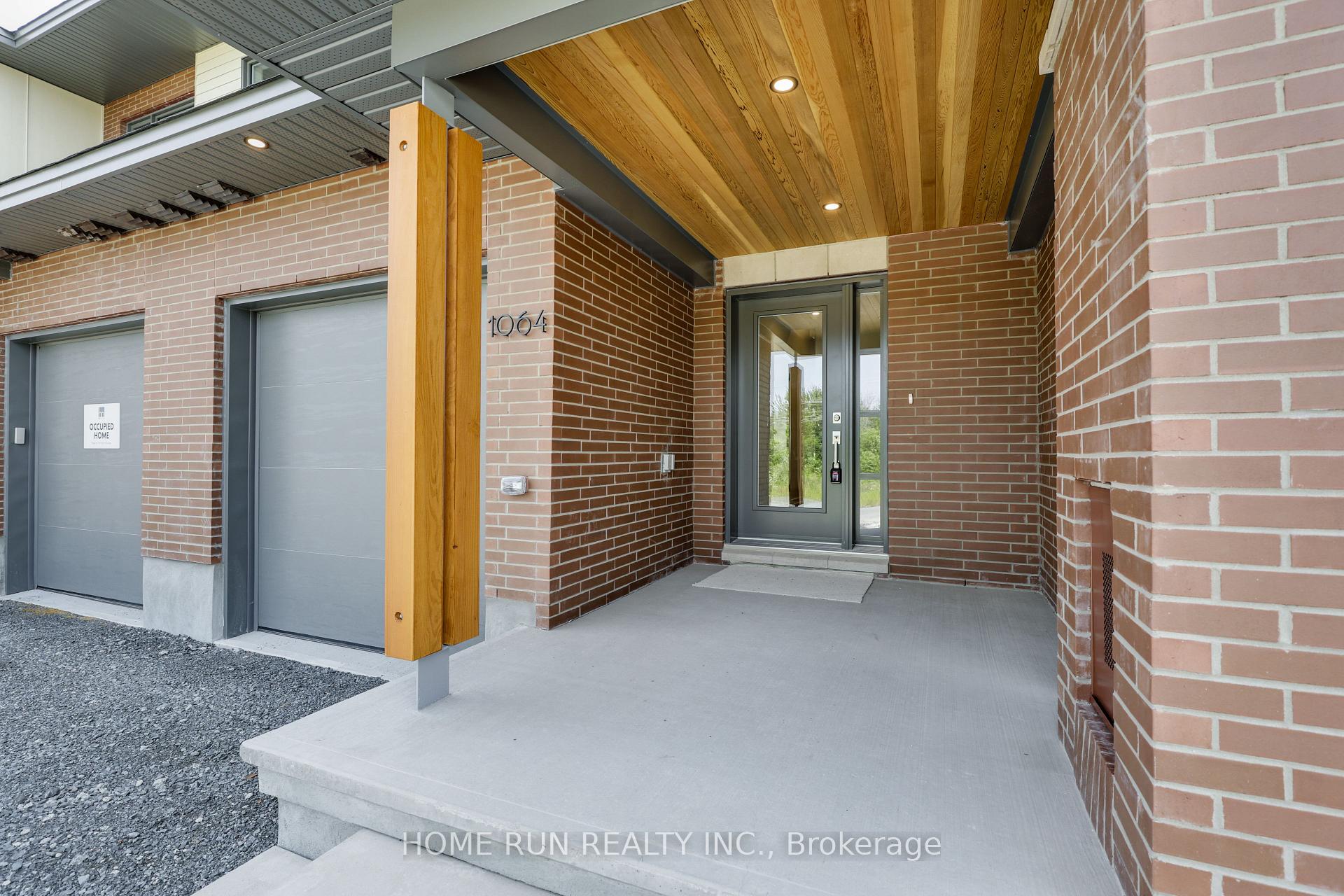 Photo 2 of 1064 Kitigan Grove, Ottawa, Kanata - Kanata Lakes/Heritage Hills — HOMEH