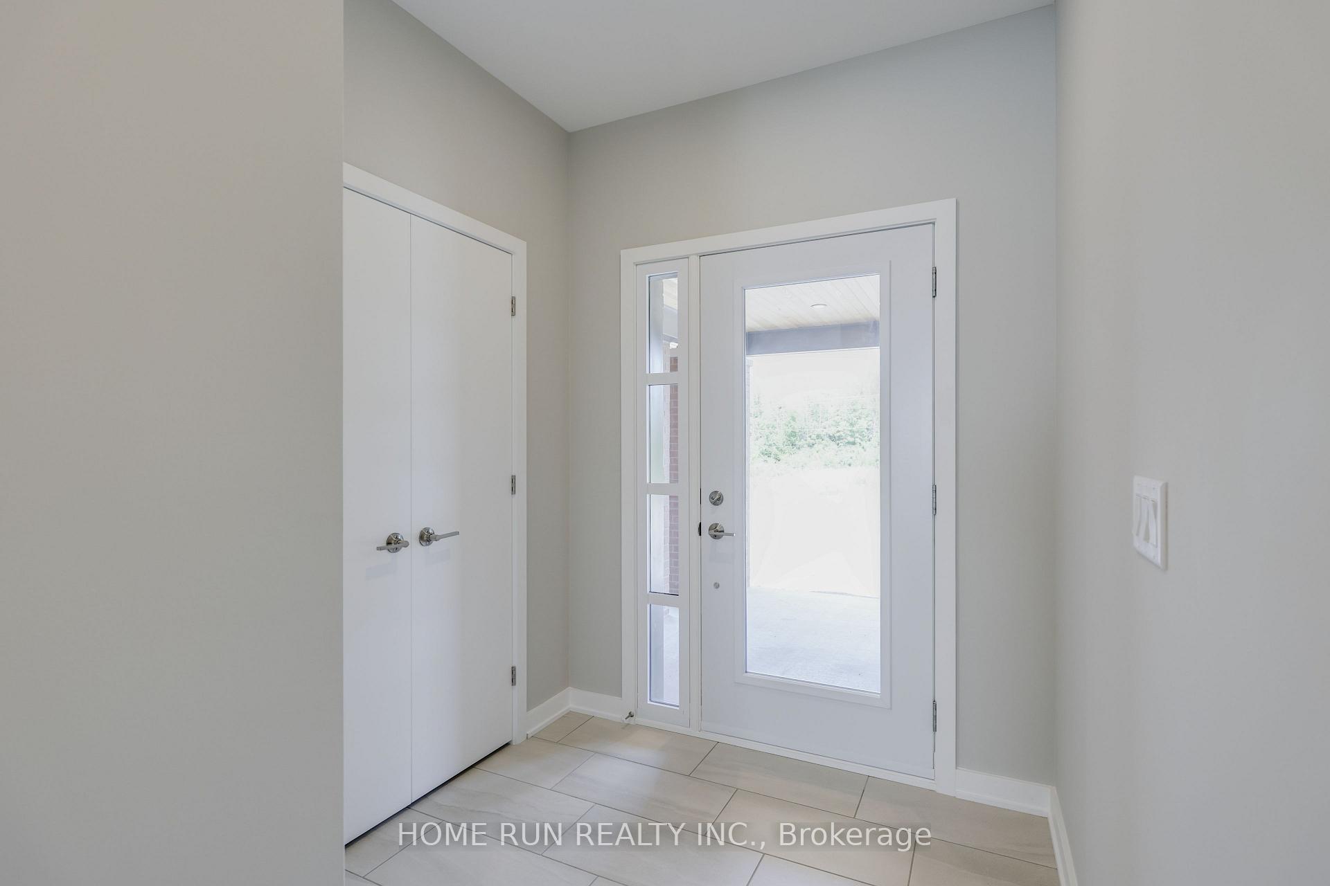 Photo 4 of 1064 Kitigan Grove, Ottawa, Kanata - Kanata Lakes/Heritage Hills — HOMEH
