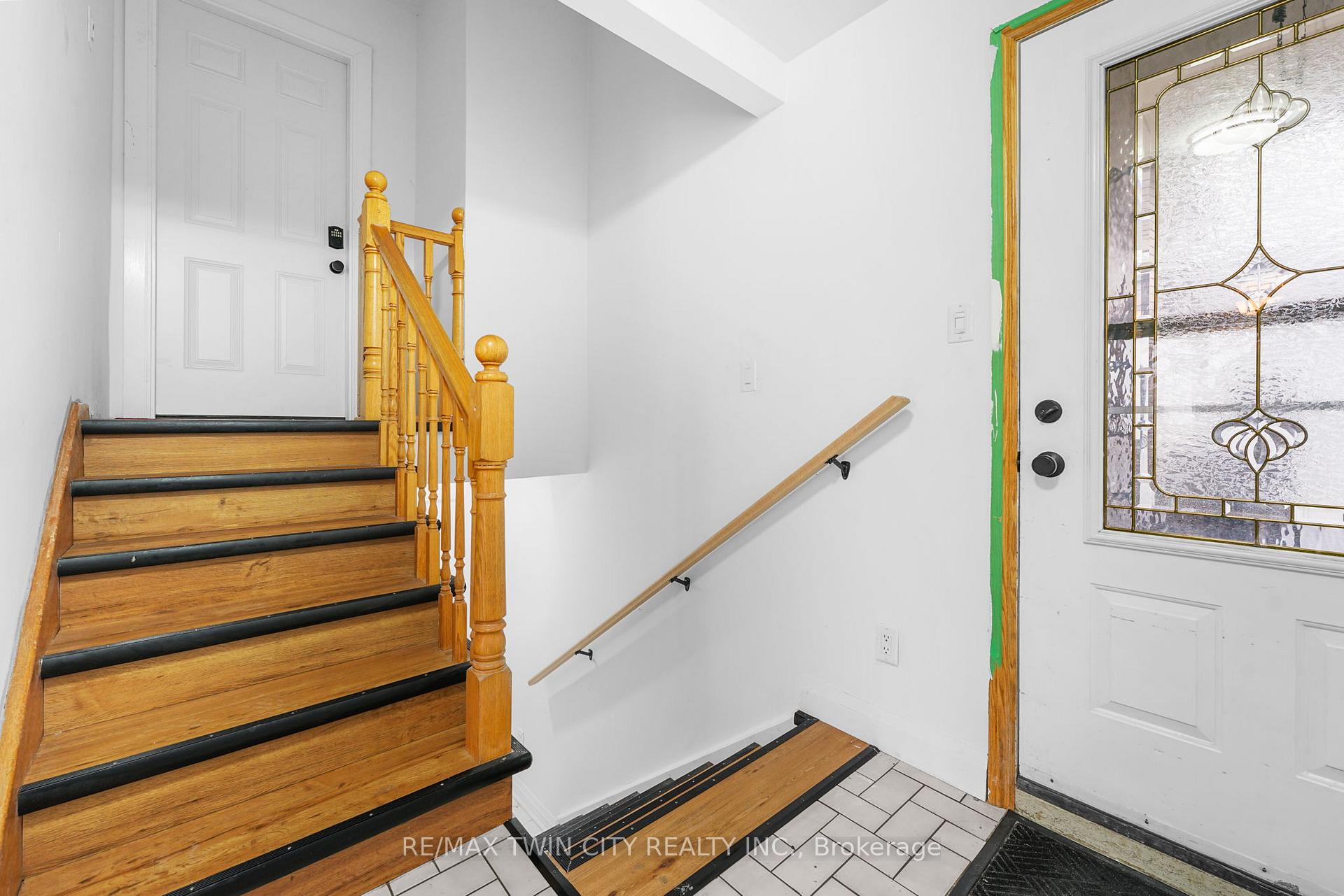 Photo 5 of Unit LOWER, 58 Tupper Crescent, Kitchener, Grand River North — HOMEH