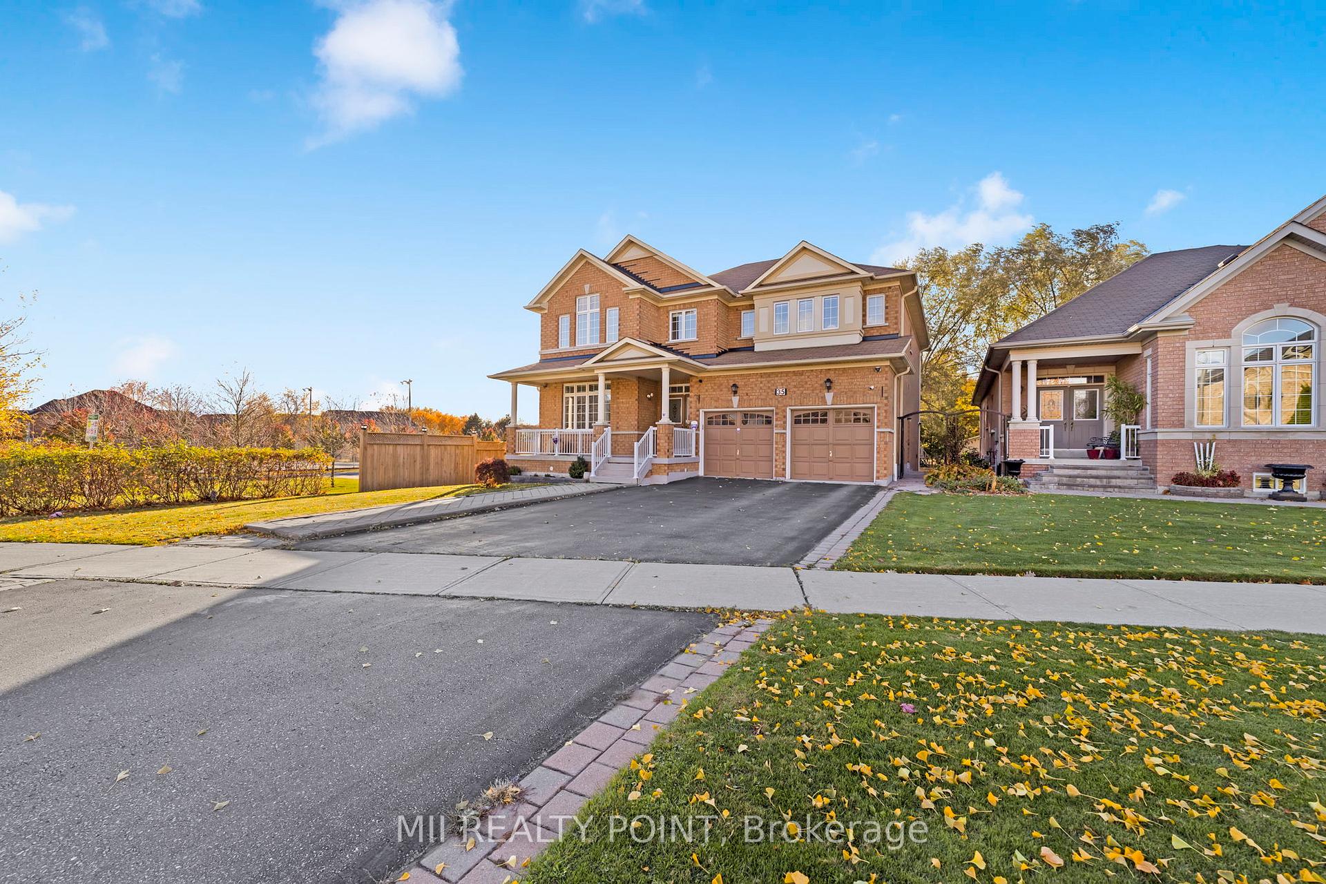 Photo 2 of 35 Kentwood Crescent, Markham, Box Grove — HOMEH
