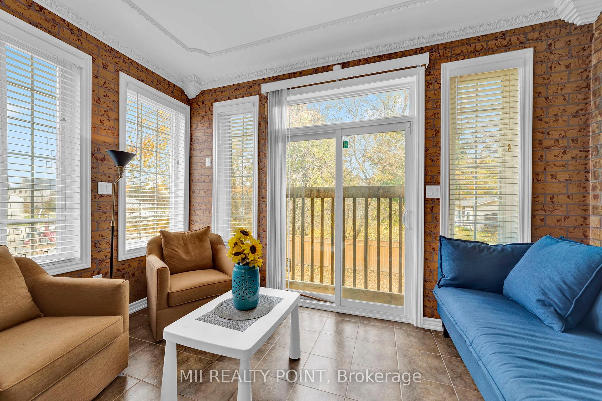 Photo 9 of 35 Kentwood Crescent, Markham, Box Grove — HOMEH