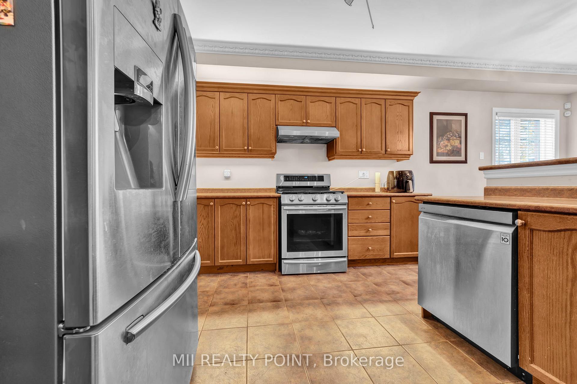Photo 11 of 35 Kentwood Crescent, Markham, Box Grove — HOMEH