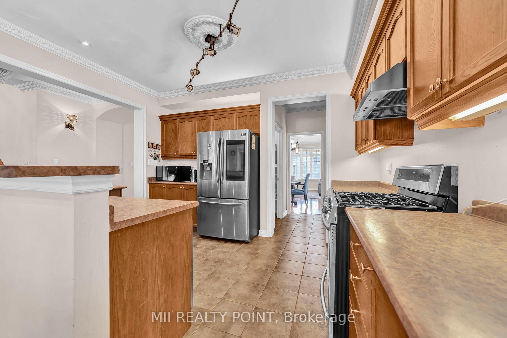 Photo 13 of 35 Kentwood Crescent, Markham, Box Grove — HOMEH