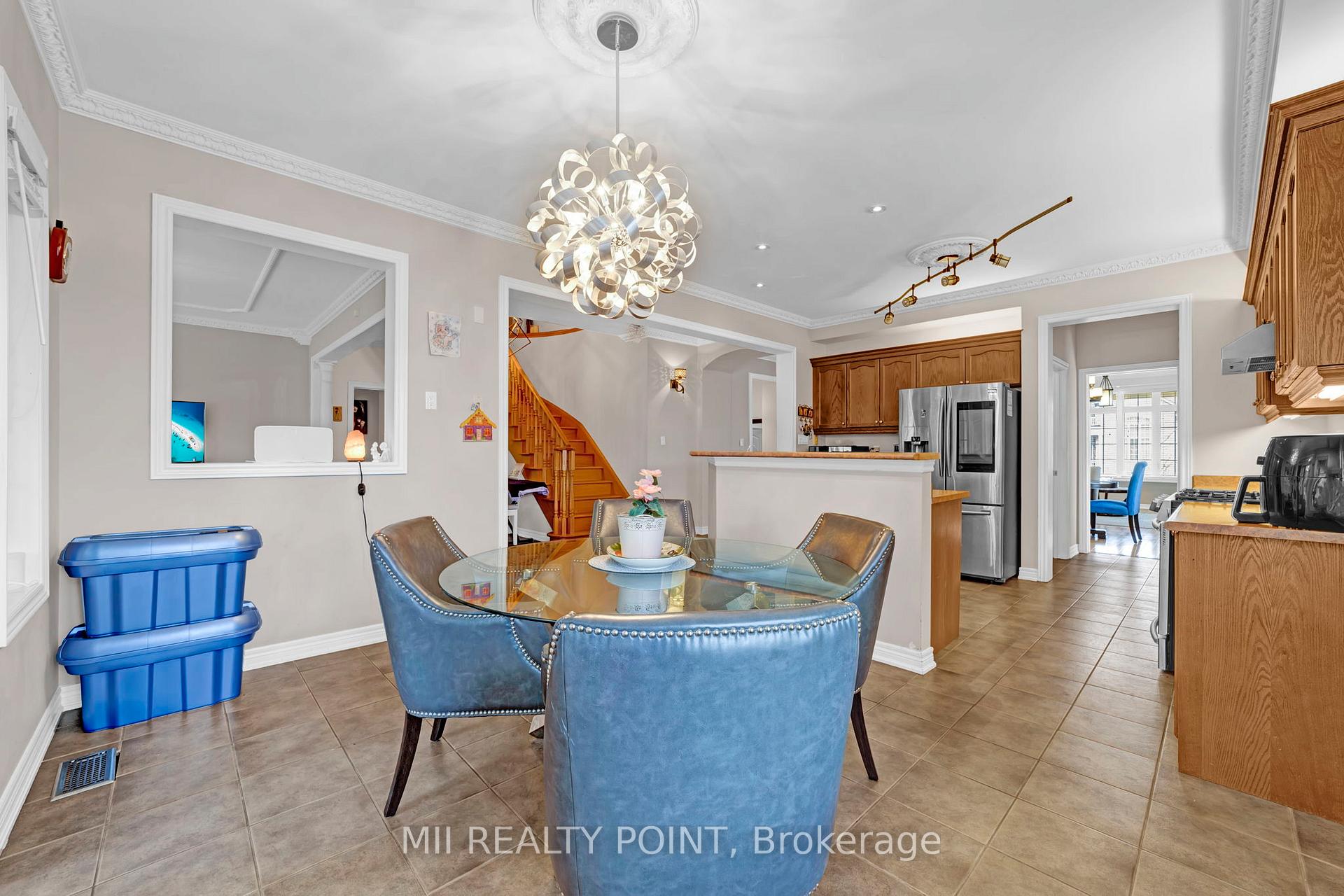 Photo 17 of 35 Kentwood Crescent, Markham, Box Grove — HOMEH