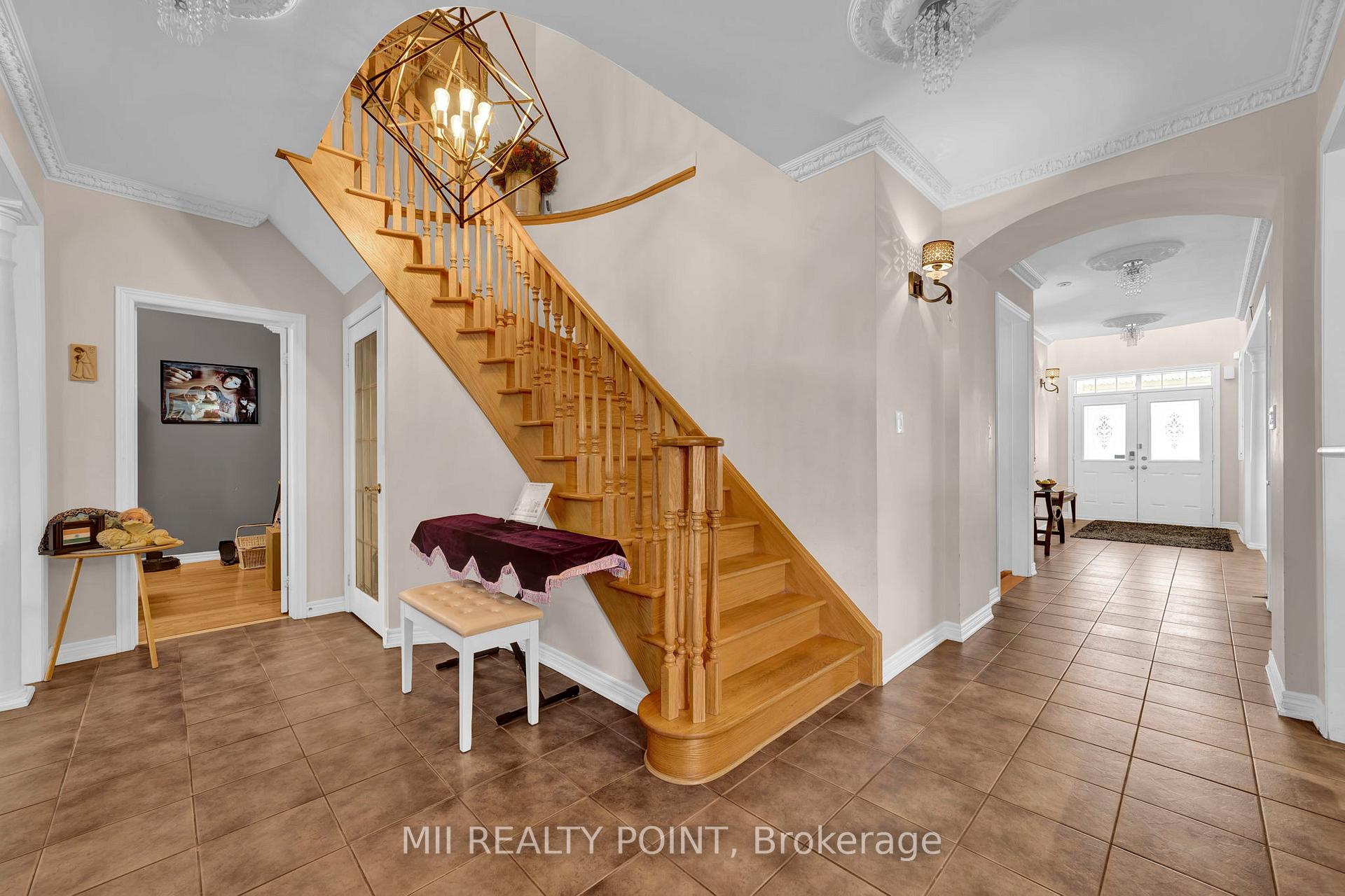 Photo 21 of 35 Kentwood Crescent, Markham, Box Grove — HOMEH