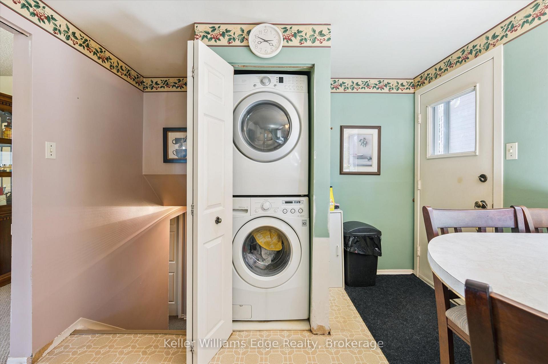 Photo 12 of 35 Parkland Crescent, Kitchener — HOMEH