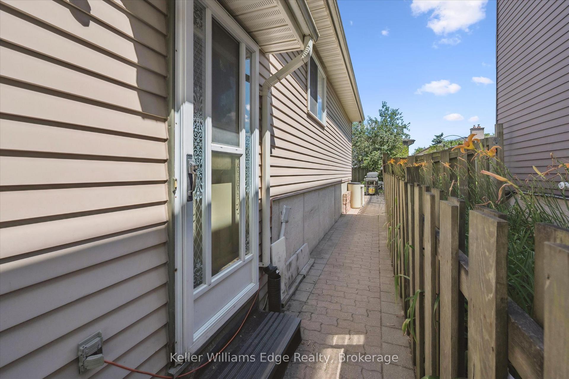 Photo 32 of 35 Parkland Crescent, Kitchener — HOMEH